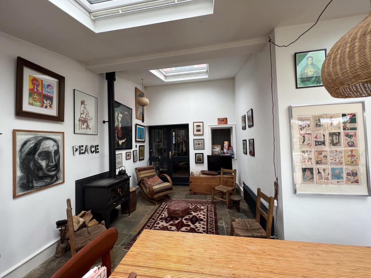 Unique Townhouse With Large Garden Down To The Sea Villa Killough Exterior photo