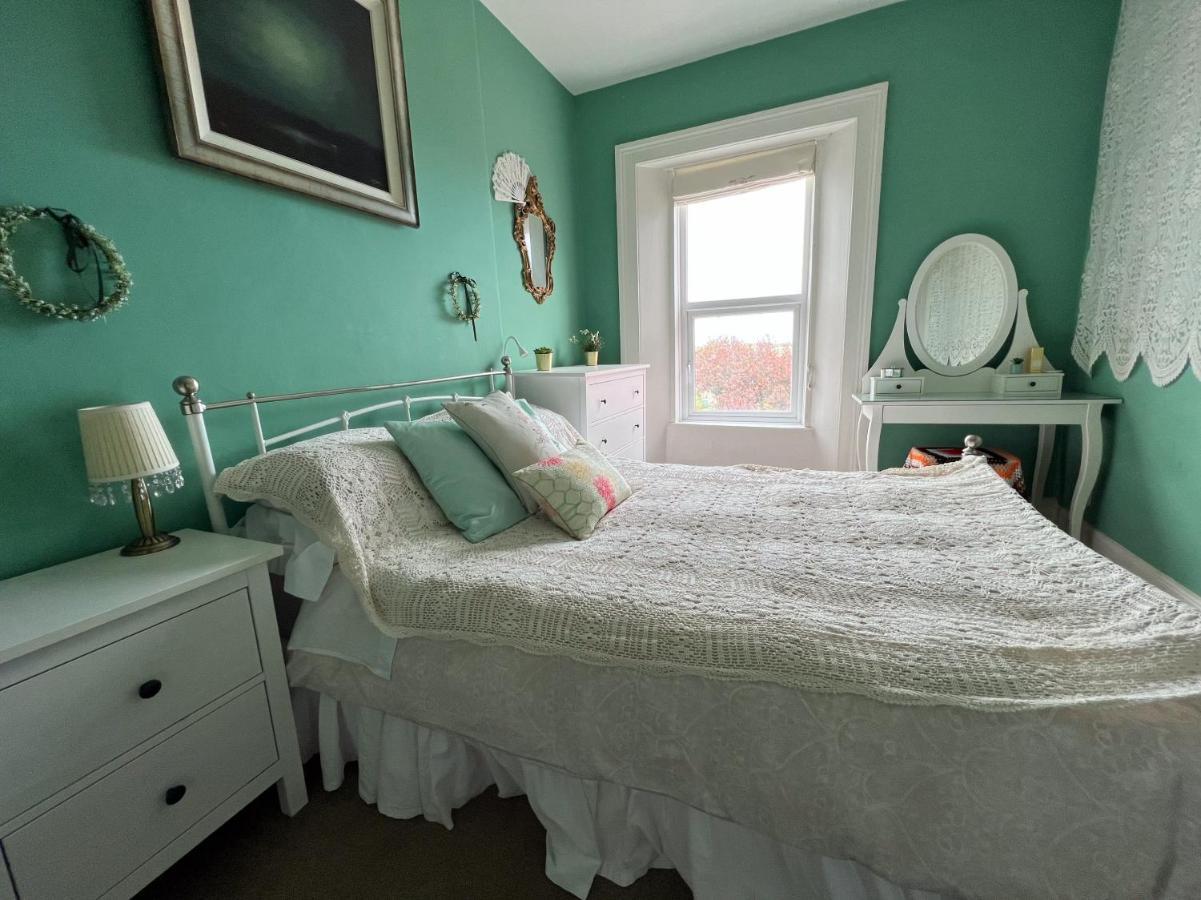 Unique Townhouse With Large Garden Down To The Sea Villa Killough Exterior photo