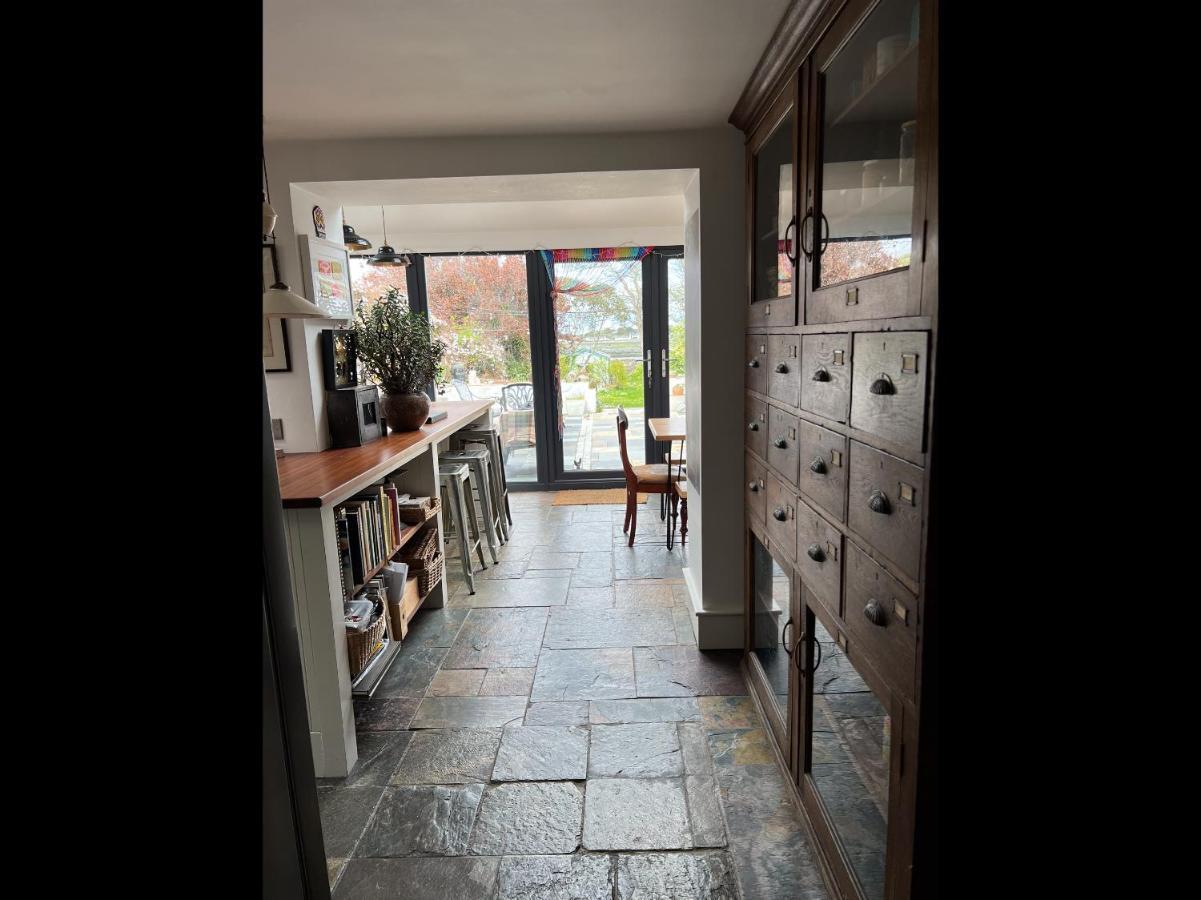 Unique Townhouse With Large Garden Down To The Sea Villa Killough Exterior photo